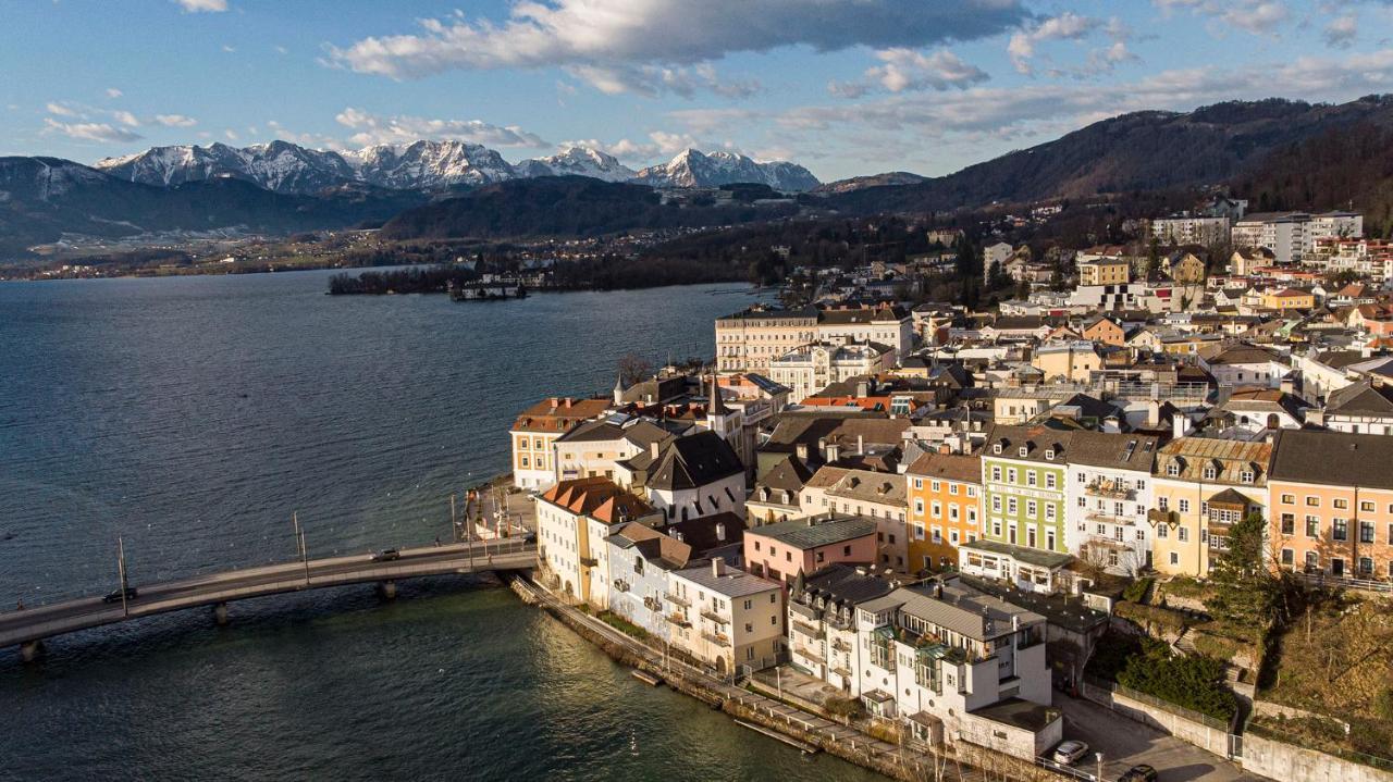 Keramikhotel Goldener Brunnen Gmunden Exterior foto